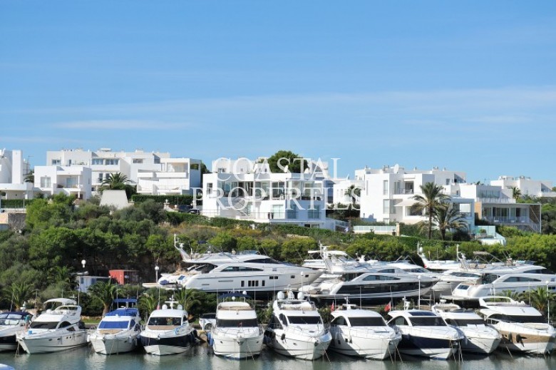 Property for Sale in Cala D’or, Villa For Sale On The Marina In Cala D'or, Mallorca, Spain