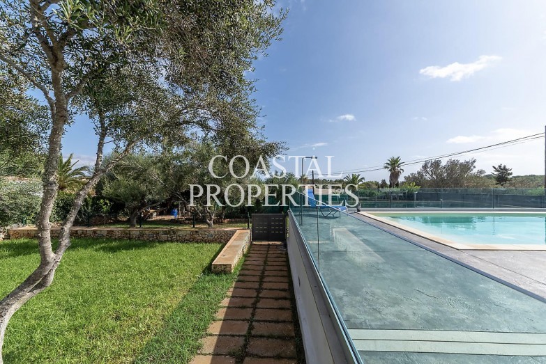 Property for Sale in Cala Mendia, Modern 3 bedroom villa with large roof terrace for sale Cala Mendia, Mallorca, Spain