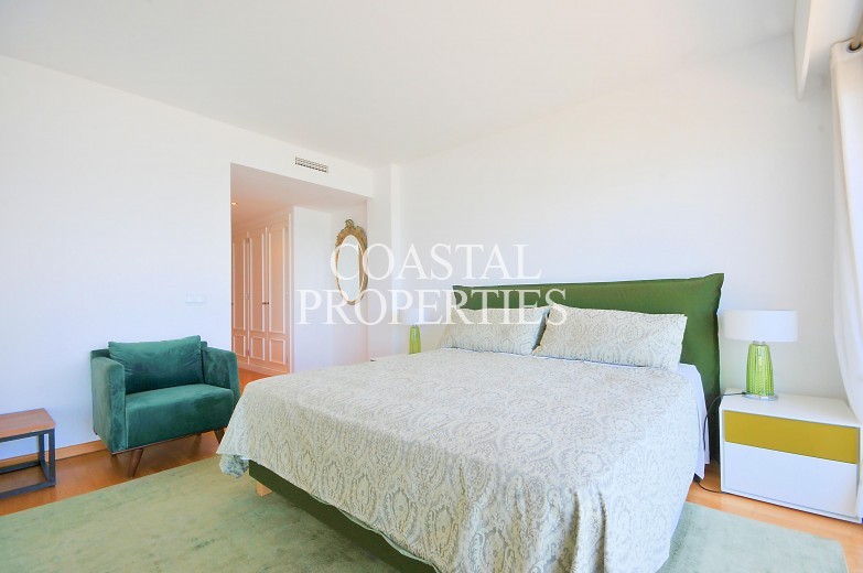 Property for Sale in Near Palma, Luxury 3/4 bedroom beachfront apartment for sale   Portixol, Mallorca, Spain