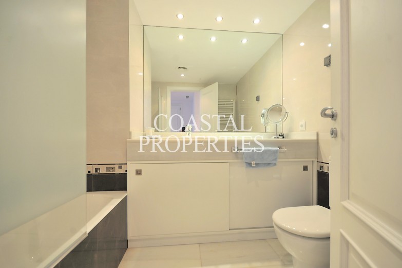 Property for Sale in Near Palma, Luxury 3/4 bedroom beachfront apartment for sale   Palma, Mallorca, Spain
