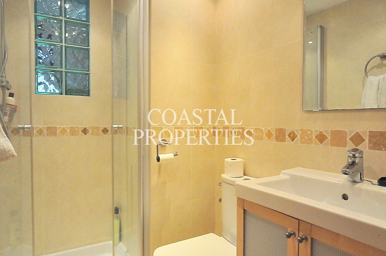 Property for Sale in Immaculate 2 bedroom, 2 bathroom apartment for sale Son Caliu, Mallorca, Spain