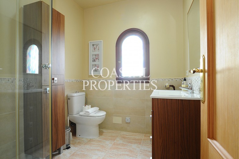 Property for Sale in Fabulous 5 bedroom, 4 bathroom country house with tourist license Llucmajor, Mallorca, Spain
