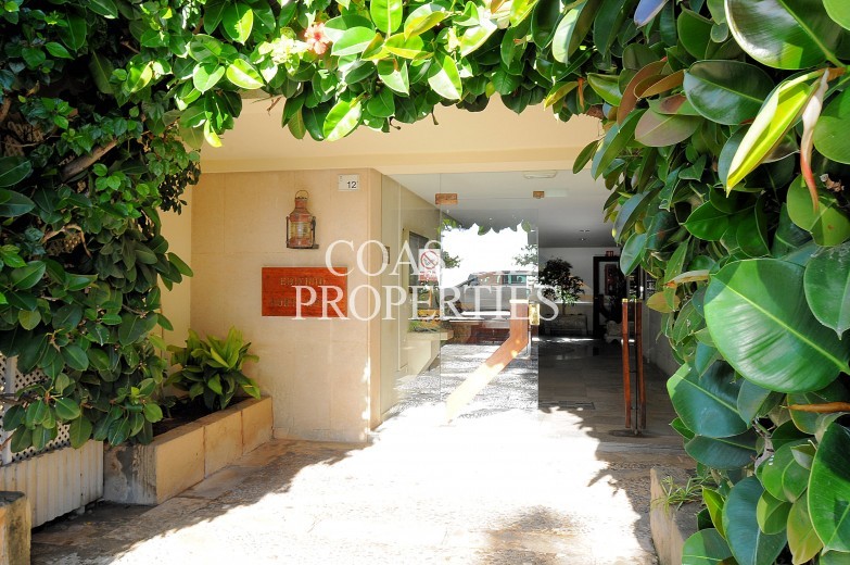 Property for Sale in 1 bedroom sea view apartment for sale in a great location  Palmanova, Mallorca, Spain