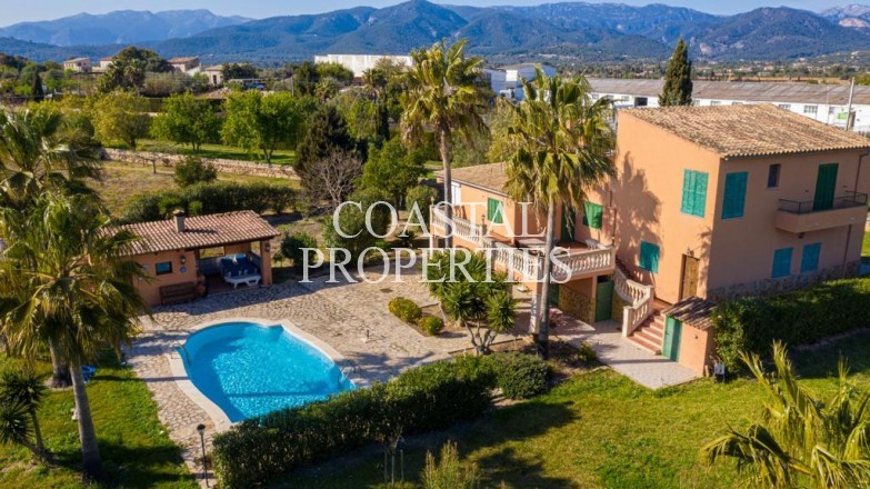 Property for Sale in 6 bedroom country house for sale  Santa Maria, Mallorca, Spain