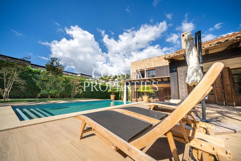 Property for Sale in Beautiful traditional Mediterranean villa for sale in top location Portals Nous, Mallorca, Spain