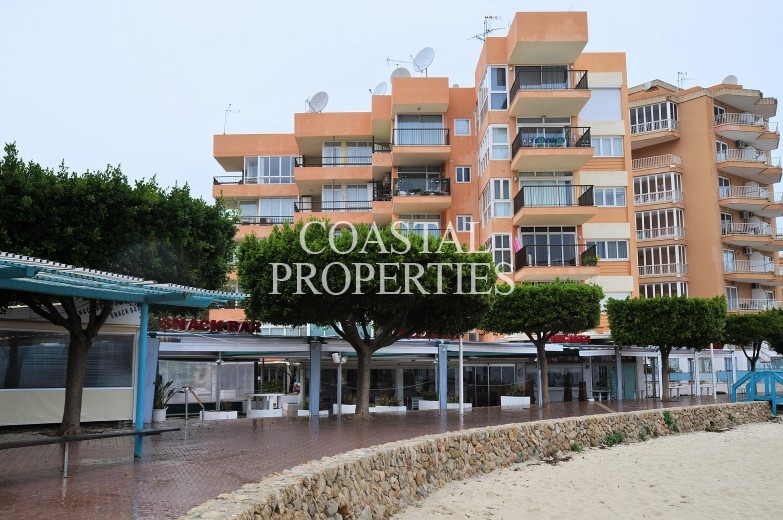 Property to Rent in Beach front 2 bedroom apartment for rental Palmanova, Mallorca, Spain
