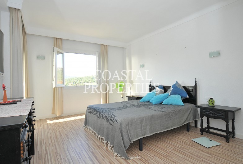 Property for Sale in Large 2 bedroom, 1 bathroom sea view apartment for sale Palmanova, Mallorca, Spain