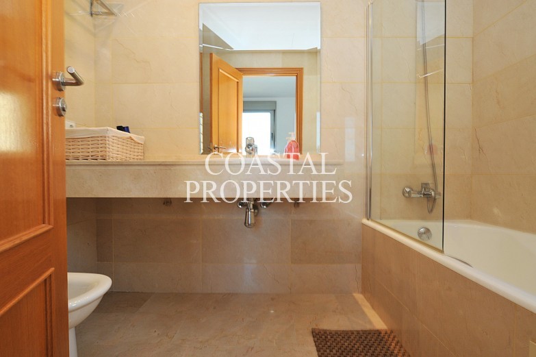 Property for Sale in Immaculate modern 4 bedroom, 3 bathroom apartment for sale Palmanova, Mallorca, Spain