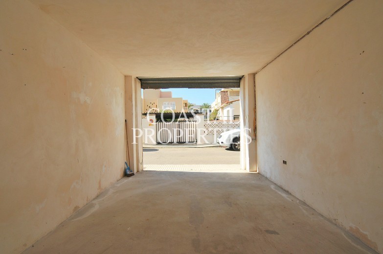 Property for Sale in 2 bedroom, 1 bathroom apartment with own garage for sale in Palmanova, Mallorca, Spain