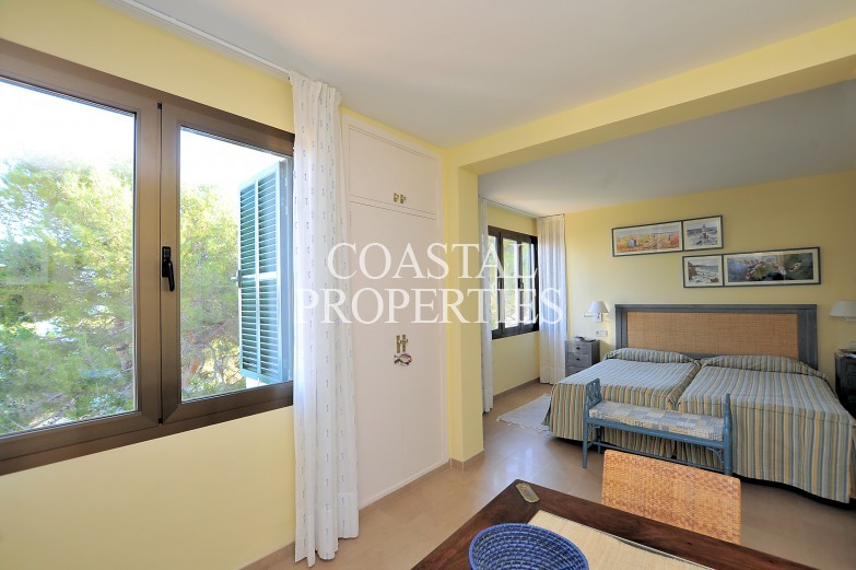 Property for Sale in Waters Edge, 3/2 bedroom, 2 bathroom duplex penthouse apartment Cala Vinyes, Mallorca, Spain