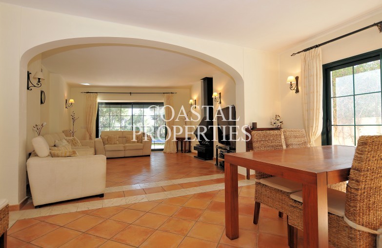 Property for Sale in 3 bedroom golf villa for sale  Santa Ponsa, Mallorca, Spain
