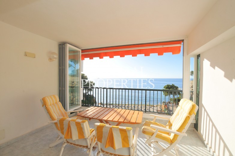 Property for Sale in Location, Location, Location, Fabulous sea view 1 bedroom, 1 bathroom sea edge apartment for sale Palmanova, Mallorca, Spain