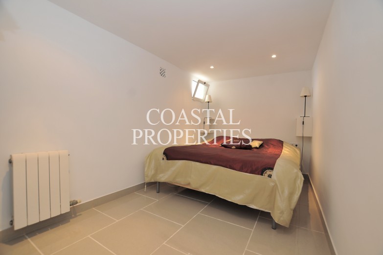 Property for Sale in Sea edge 4 bedroom apartment for sale Torrenova, Mallorca, Spain