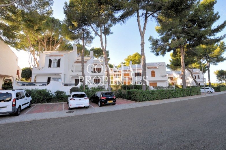 Property for Sale in 3 bedroom, 2 bathroom house for sale in a lovely Mediterranean complex Sol De Mallorca, Mallorca, Spain