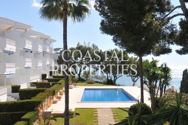 Property for Sale in Sea view, penthouse apartment for sale in the exclusive Sol Ponent Palmanova, Mallorca, Spain