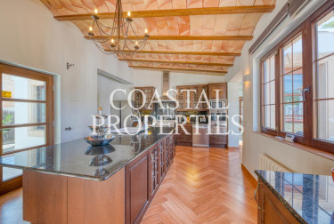 Property for Sale in Discover the epitome of luxury living in this charming villa Palmanova, Mallorca, Spain