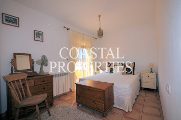 Property for Sale in Immaculate, 3 bedroom, 2 bathroom detached villa with swimming pool for sale Son Ferrer, Mallorca, Spain