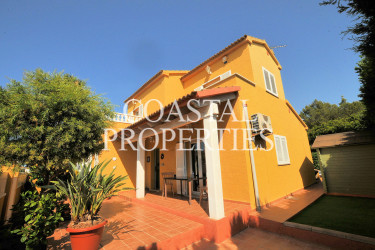 Property for Sale in Immaculate, 3 bedroom, 2 bathroom detached villa with swimming pool for sale Son Ferrer, Mallorca, Spain