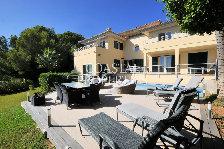 Property for Sale in Luxury 5-Bedroom detached house with swimming pool for Sale Cala Vinyes, Mallorca, Spain