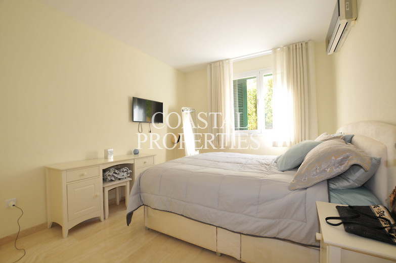 Property for Sale in Luxury 5-Bedroom detached house with swimming pool for Sale Cala Vinyes, Mallorca, Spain