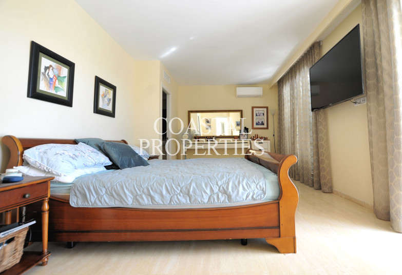 Property for Sale in Luxury 5-Bedroom detached house with swimming pool for Sale Cala Vinyes, Mallorca, Spain