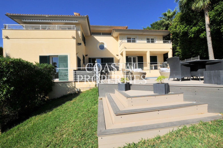 Property for Sale in Luxury 5-Bedroom detached house with swimming pool for Sale Cala Vinyes, Mallorca, Spain