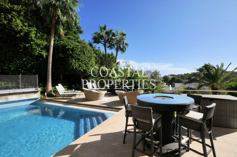 Property for Sale in Luxury 5-Bedroom detached house with swimming pool for Sale Cala Vinyes, Mallorca, Spain