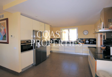 Property for Sale in Luxury 5-Bedroom detached house with swimming pool for Sale Cala Vinyes, Mallorca, Spain