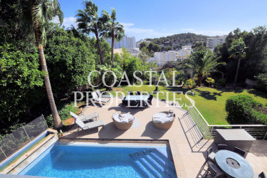 Property for Sale in Luxury 5-Bedroom detached house with swimming pool for Sale Cala Vinyes, Mallorca, Spain