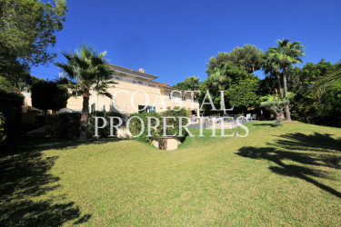Property for Sale in Luxury 5-Bedroom detached house with swimming pool for Sale Cala Vinyes, Mallorca, Spain