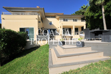 Property for Sale in Luxury 5-Bedroom detached house with swimming pool for Sale Cala Vinyes, Mallorca, Spain