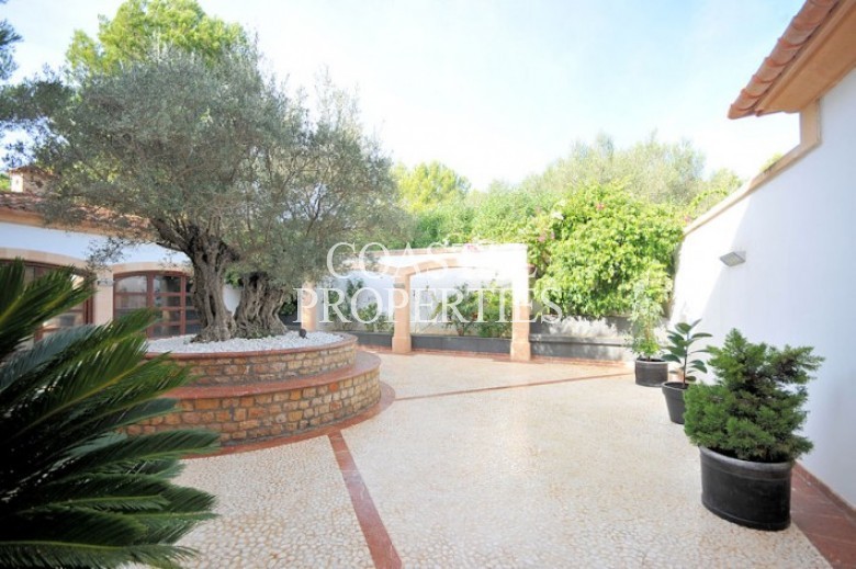 Property for Sale in Felanitx, Large Country House  For Sale In Felanitx, Mallorca, Spain