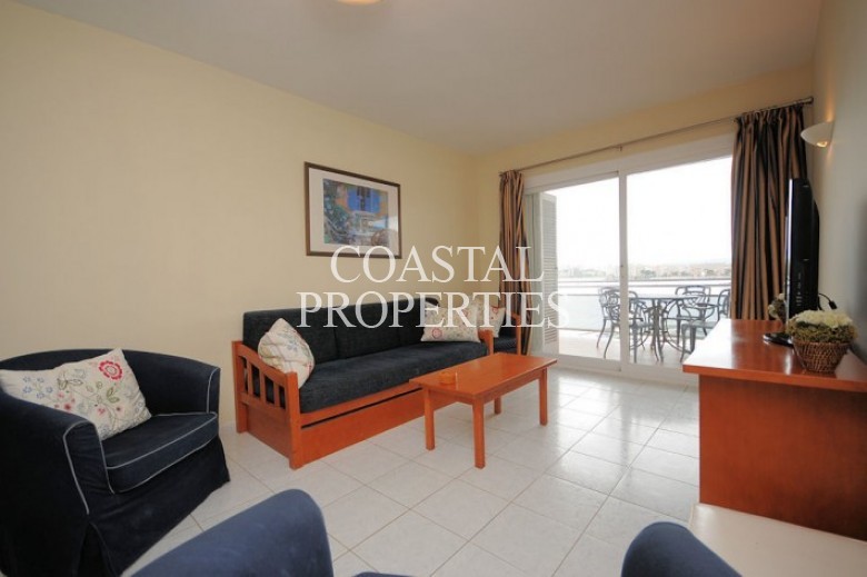 Property for Sale in Palmanova, Apartment For Sale In The Porto Nova Hotel In Palmanova, Mallorca, Spain