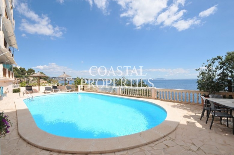 Property for Sale in Illetes, First line sea view apartment for sale  Illetas, Mallorca, Spain